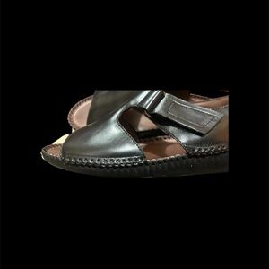 Naturalizer Black Leather Sandals